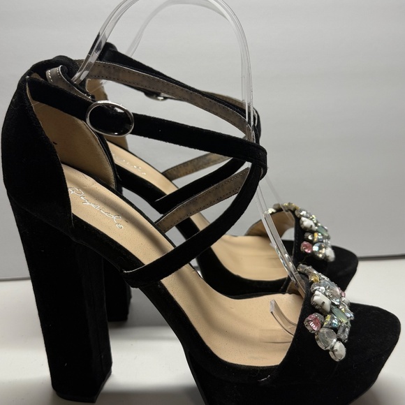 Qupid 5 in suede crisscross platform heels - Picture 2 of 7